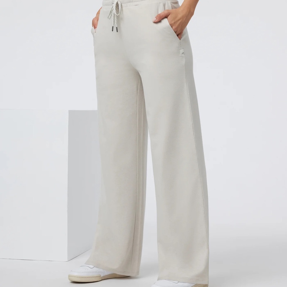 NWOT Vuori Halo Essential Wideleg Pant Ecru Heather Women’s Small - Picture 2 of 9